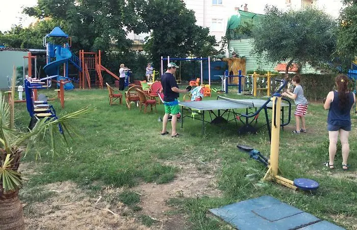 Hotel Grand Bahama 3*