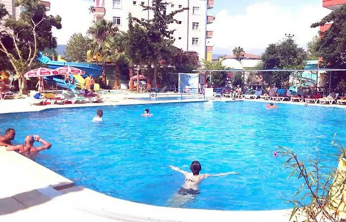 Grand Bahama Hotel 3*